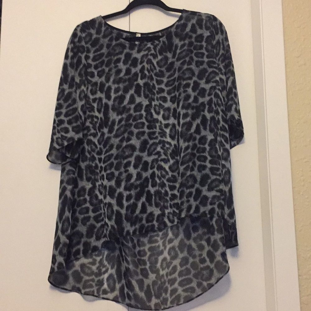 leopard top - Picture 2 of 3
